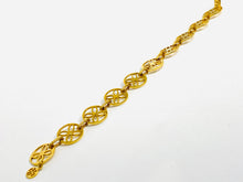 Load image into Gallery viewer, John Hardy Floral Bracelet 18 kt Yellow Gold