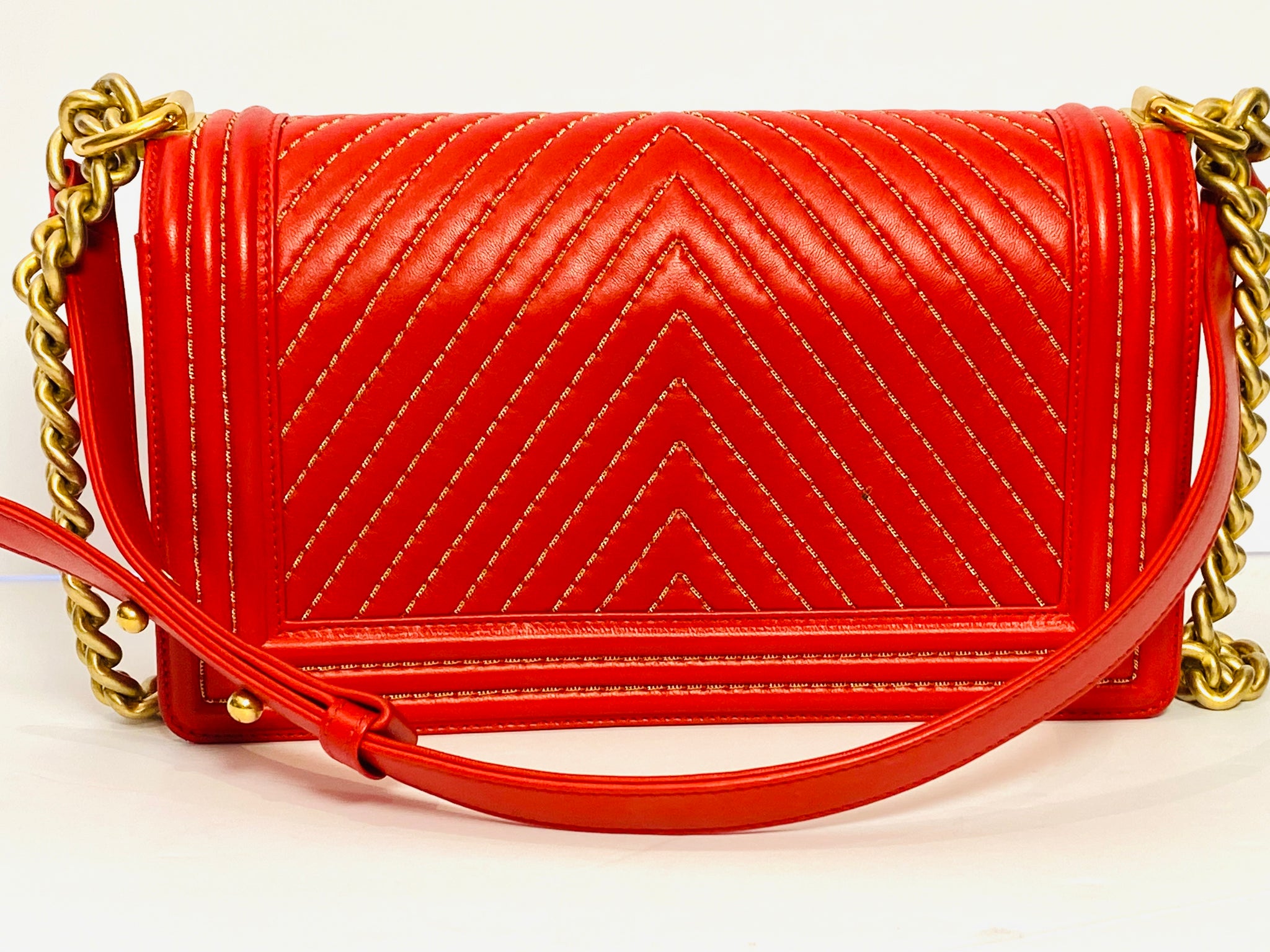 Iconic Red Chanel Boy Bag – Marinaloanandjewelry